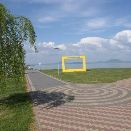 In Balatonmariafürdo 19325 Ferienhaus *
