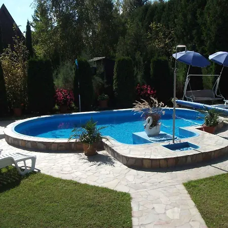 In Balatonmariafürdo 19325 Ferienhaus
