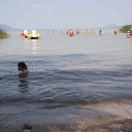 In 19325 Σπίτι διακοπών Balatonmáriafürdő